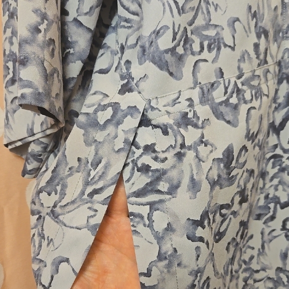 Victor Alfaro Blouse Sz S but Oversized - Picture 6 of 7